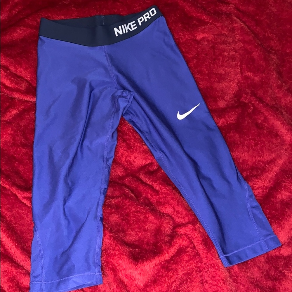 NIKE Pro Dri-Fit Capri Pants